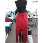 Pantalon rosu de bucatar