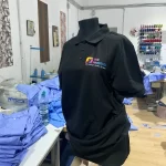 Tricou polo negru personalizat