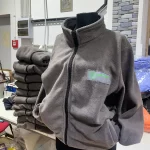 Hanorac polar culoarea gri , model cu fermoar