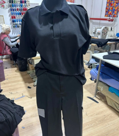 Compleu pază tricou și pantalon